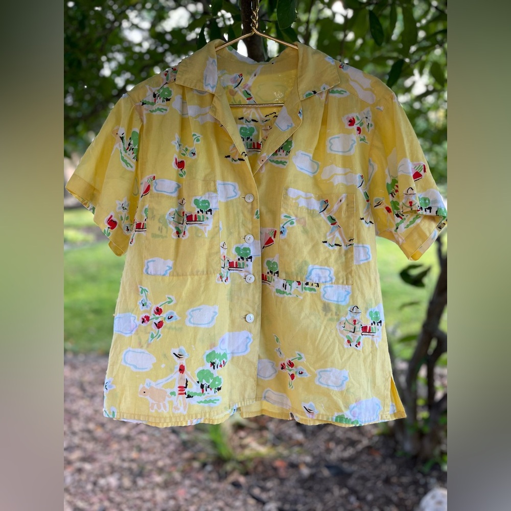Vintage Yellow Design Young Traditions Button Up Shirt with Pockets